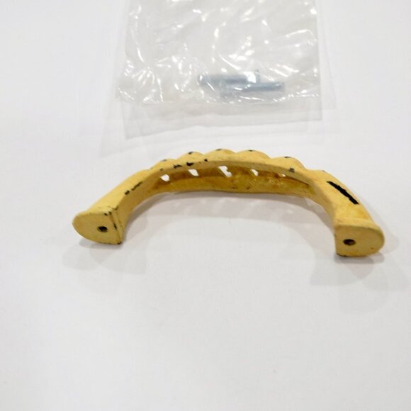 New set of 6 yellow pull / knobs , have many - Picture 3 of 3